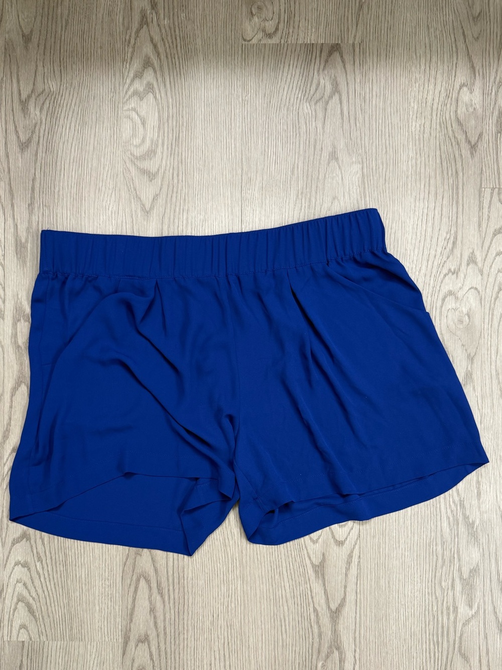 NWT BCBGMaxAzria Cobalt Blue Shorts Dressy or Casual w/ Pockets Size L